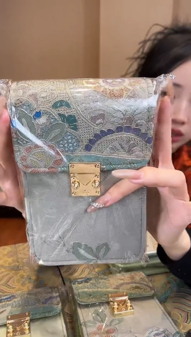 刺绣非遗唐锦包包