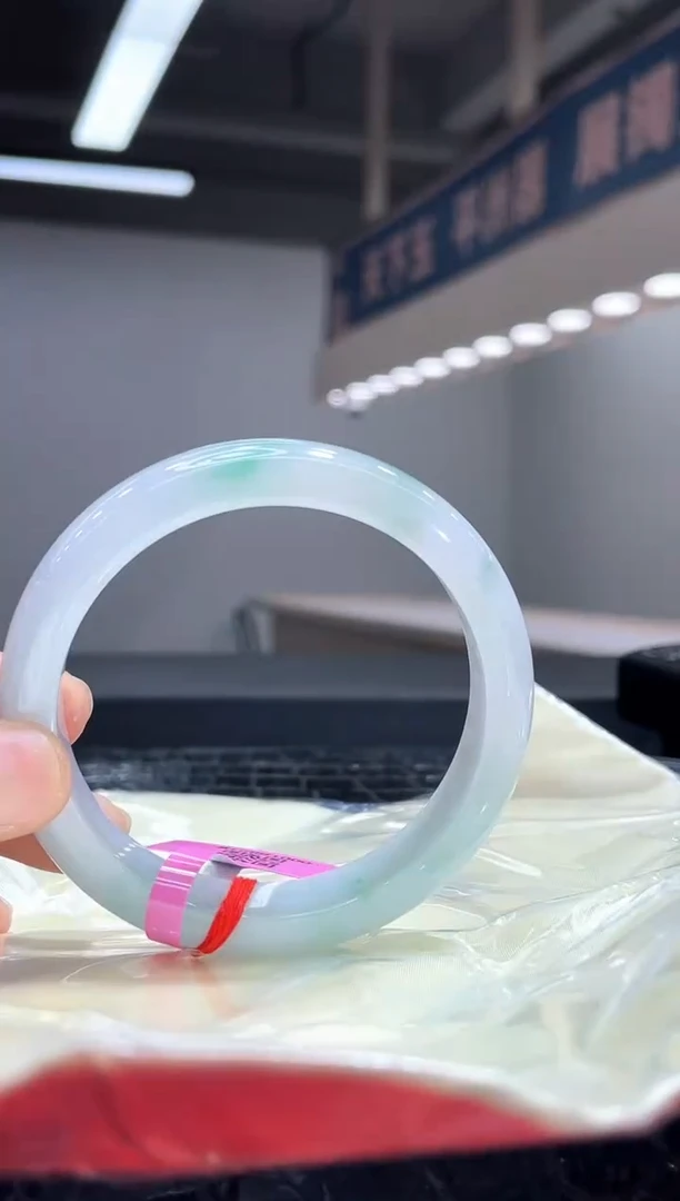 未镶嵌手镯翡翠4