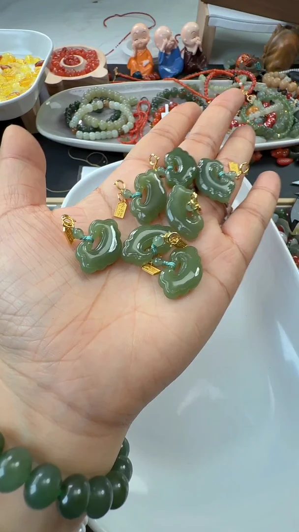 吊坠(不含链)银S925镶嵌和田玉A10多样性发其一