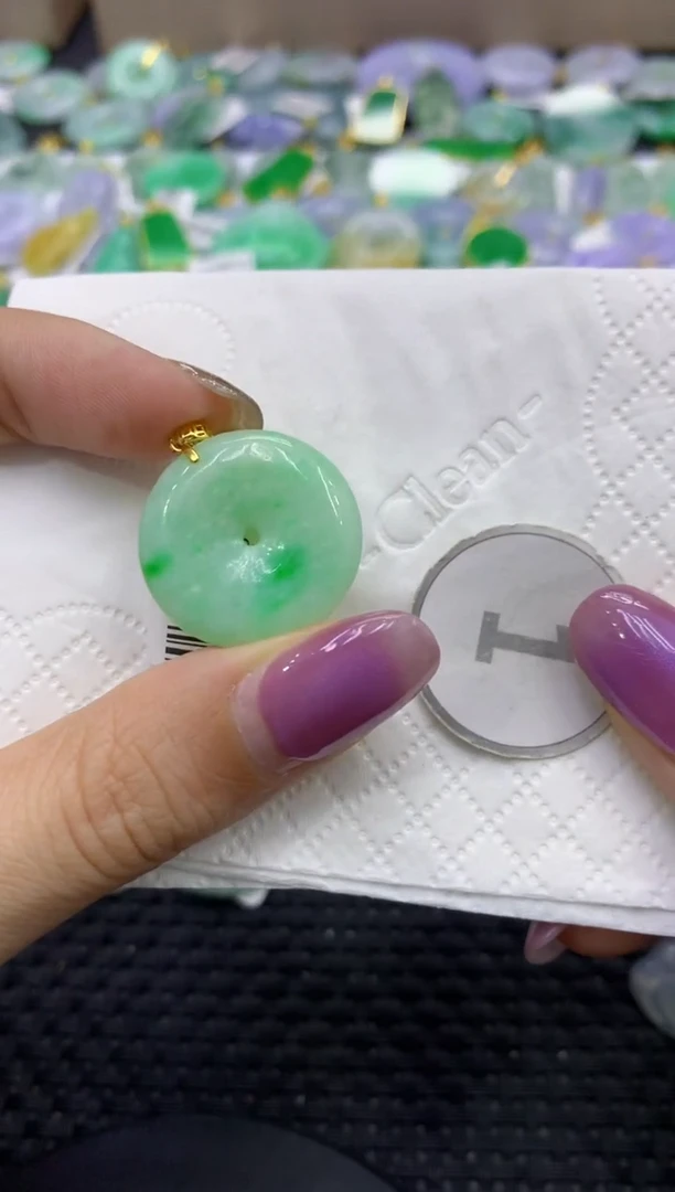 颈饰未镶嵌翡翠天然缅甸翡翠A货