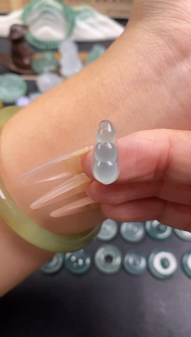 颈饰未镶嵌翡翠福豆