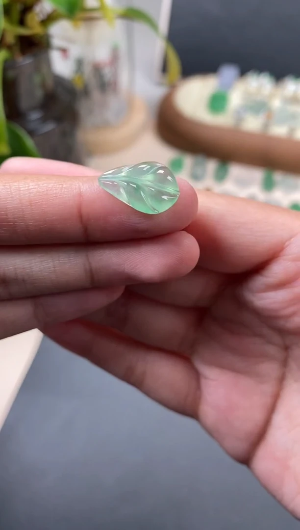 【闪购商品】翡翠颈饰未镶嵌翡翠冰晴叶子