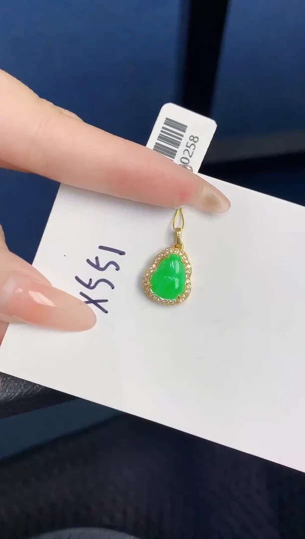 颈饰未镶嵌翡翠缅甸天然翡翠A货