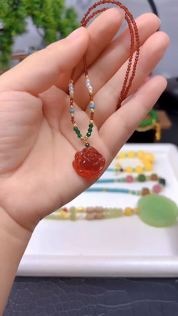未镶嵌颈饰血珀X304