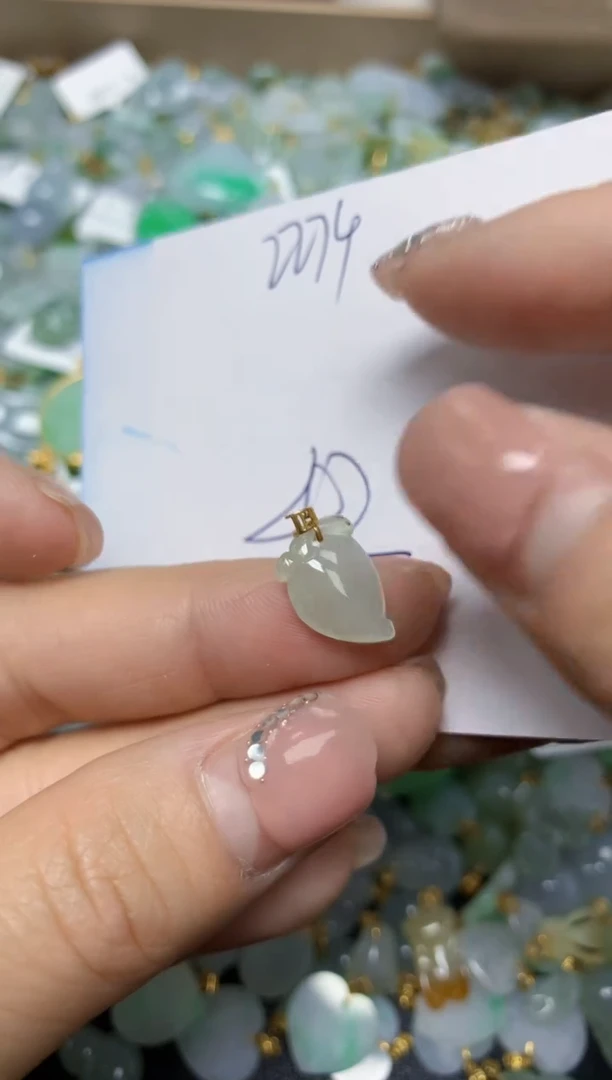 【闪购商品】翡翠挂件18K金镶嵌 天然翡翠A货