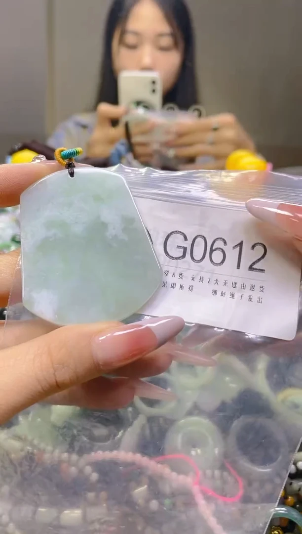 翡翠未镶嵌颈饰/G/翡翠A货一图一物