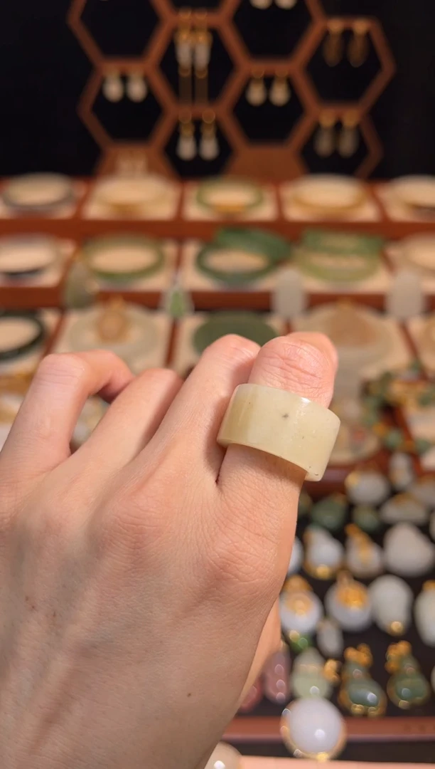 未镶嵌戒指和田玉1516