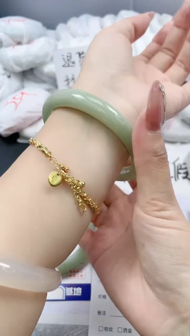 【闪购商品】石英质玉手镯未镶嵌85/64.4