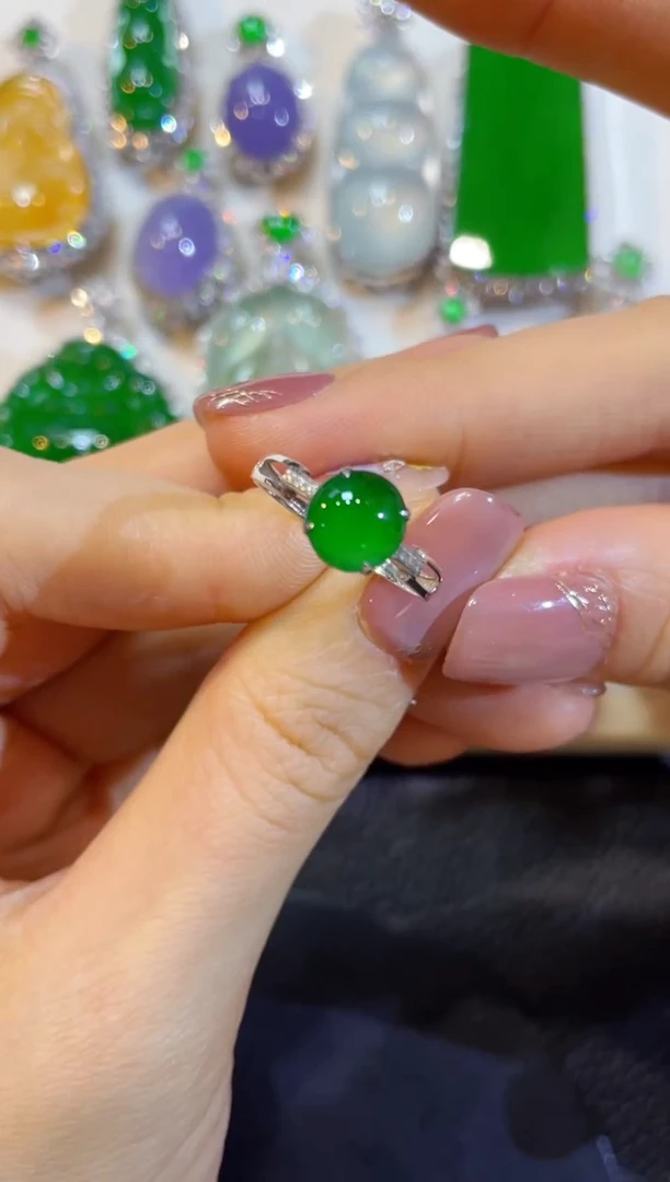 颈饰18K金镶嵌翡翠小*团购1