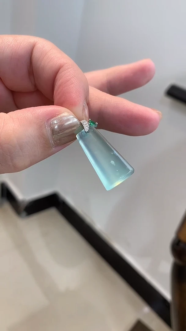 未镶嵌蛇纹石玉吊坠(不含链)吊坠