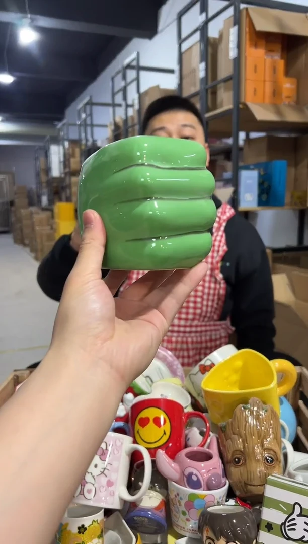 【闪购商品】杯b款绿色拳头杯微瑕不能喝