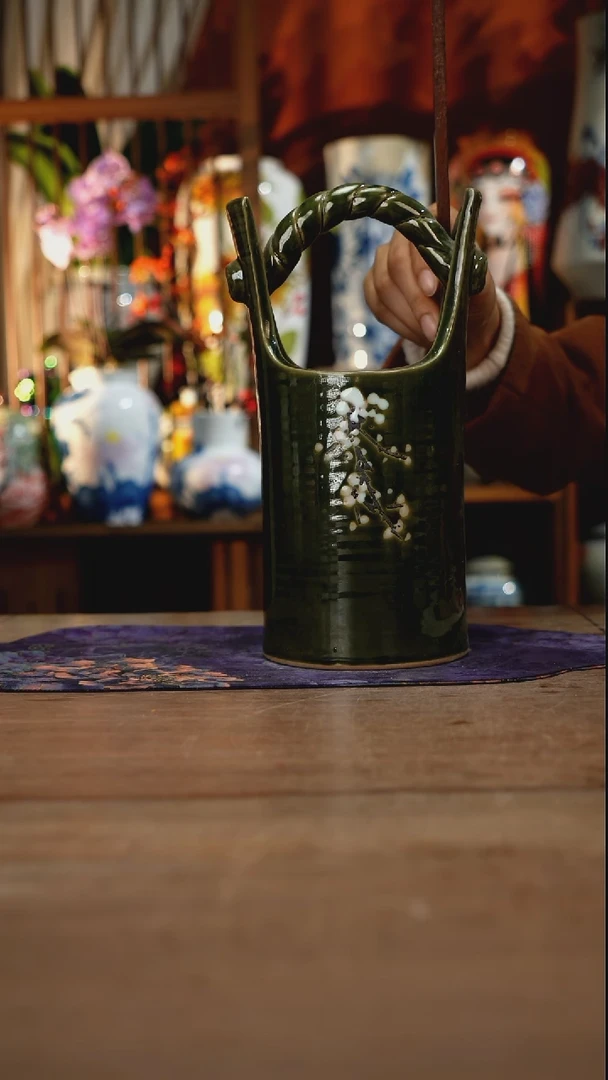 当代景德镇设计师釉下手绘陶瓷花瓶