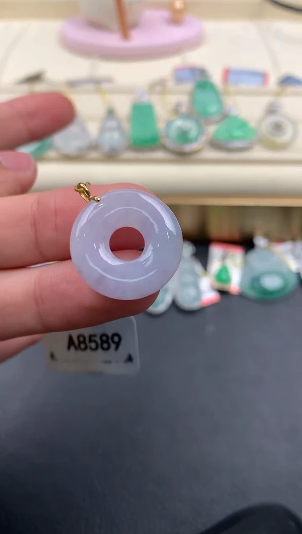 【闪购商品】翡翠颈饰18K金镶嵌A912