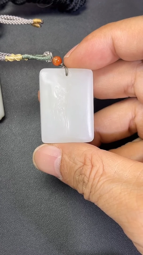 颈饰未镶嵌和田玉707307#白玉关公吊坠方牌