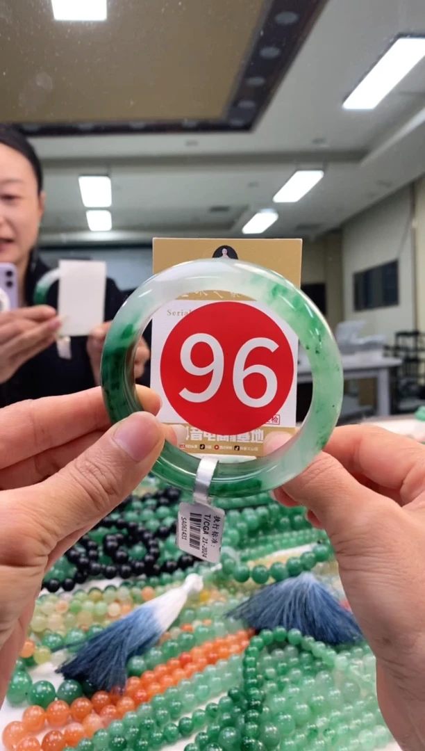 未镶嵌手镯石英质玉57+96