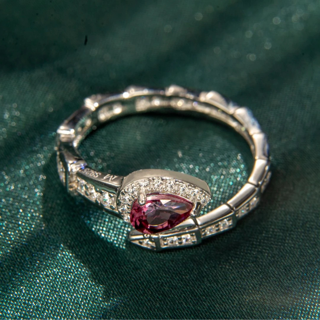 《时尚系列-蛇来运转》唯漫轻奢天然镁铝石榴石戒指精美时尚