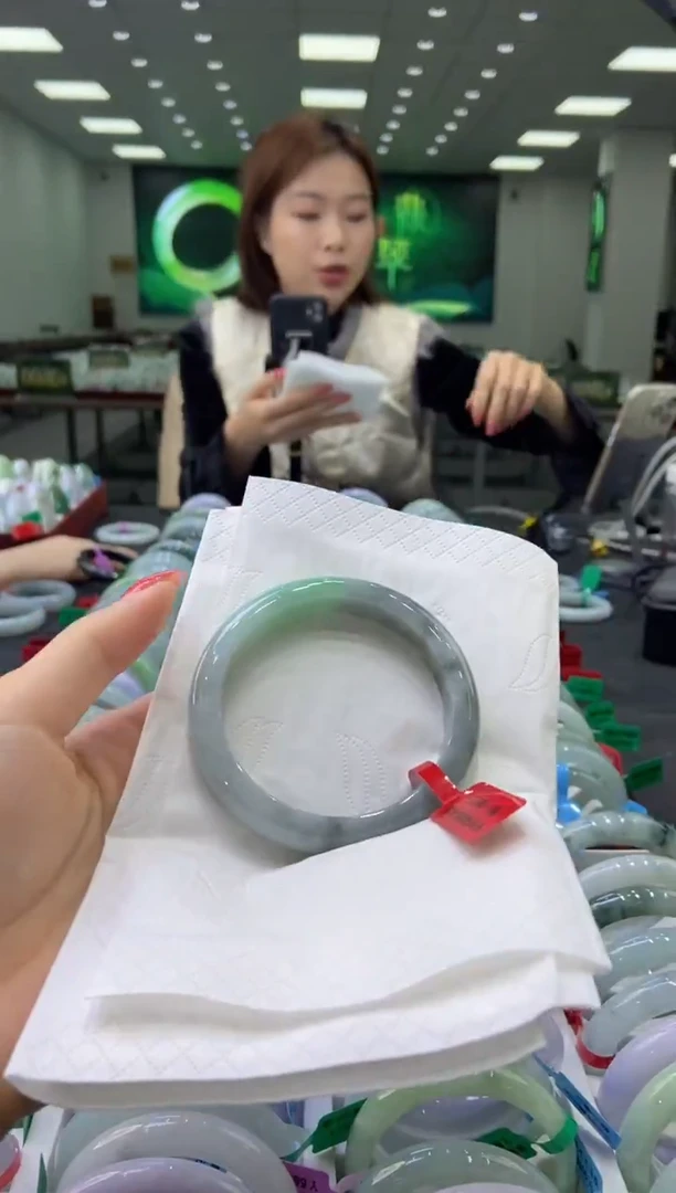 未镶嵌手镯翡翠0055843