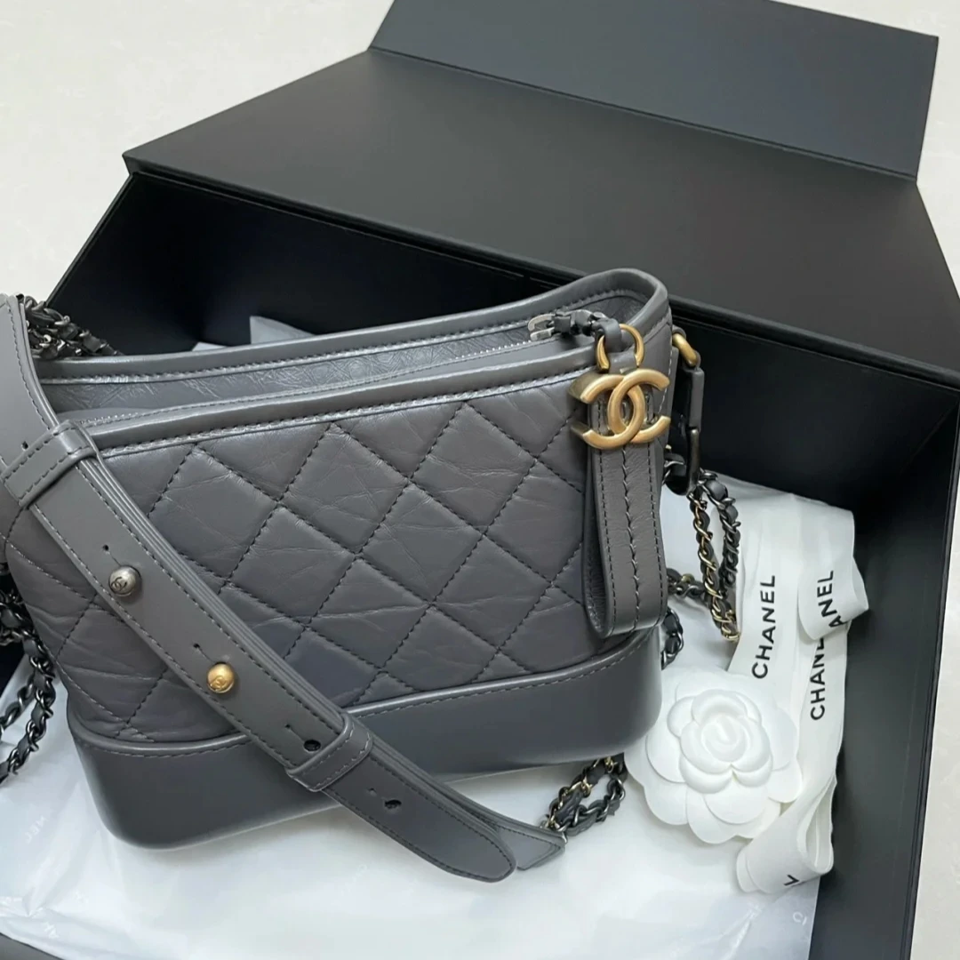 95新 Chanel/香奈儿 花花 流浪包 小号 28开金银扣 灰色皮革C V纹