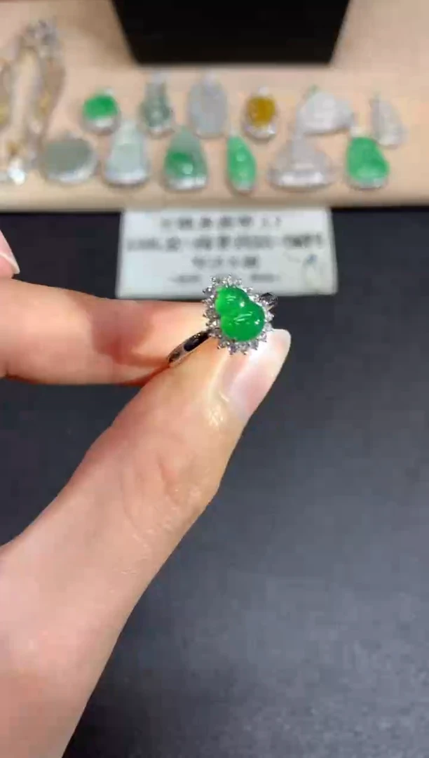 【闪购商品】翡翠戒指18K金镶嵌葫芦【无服务费】