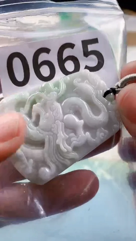 【闪购商品】翡翠挂件未镶嵌天然翡翠吊坠挂件