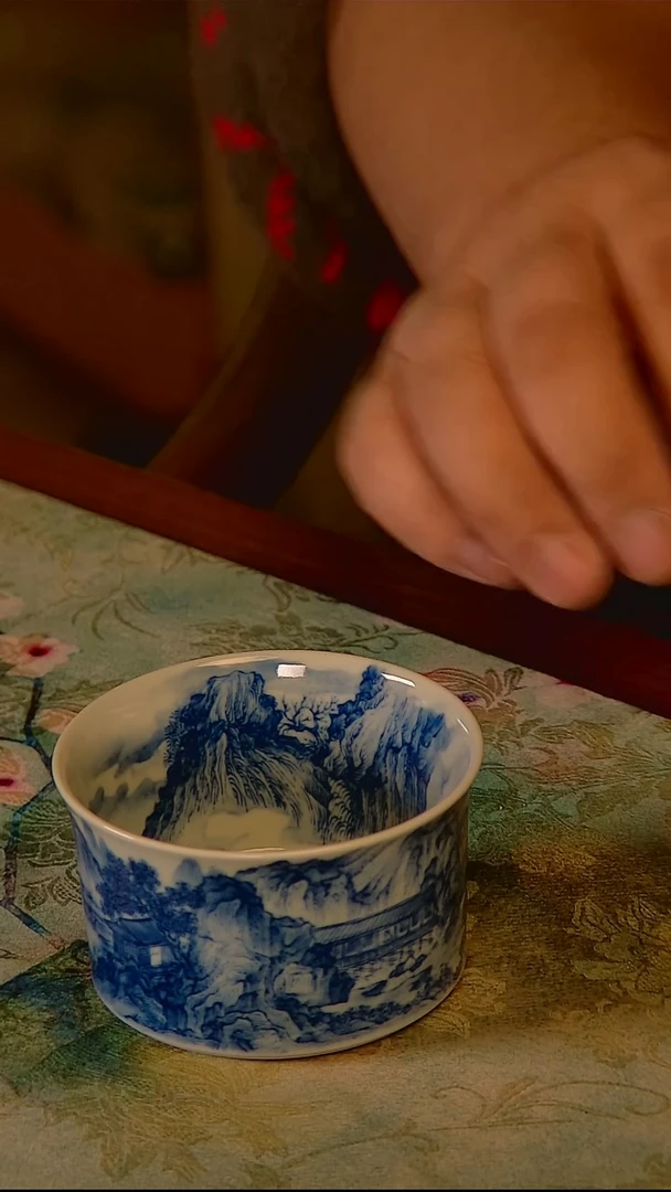 杯默****1手工手绘杯杯很美丽