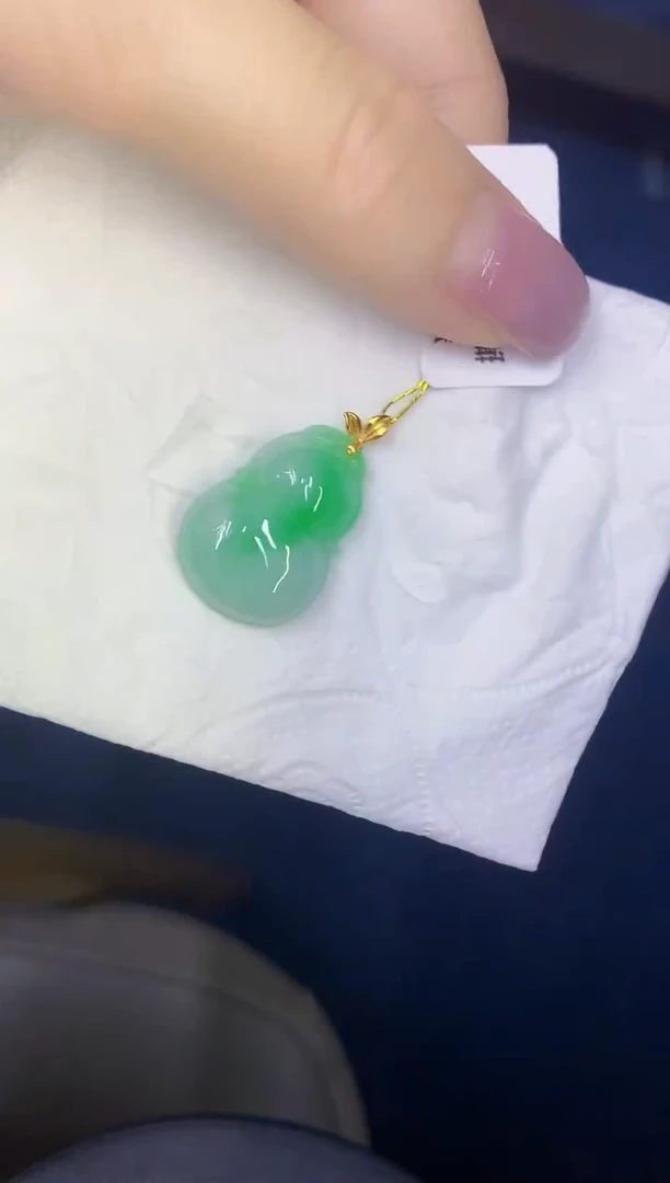 颈饰18K金镶嵌翡翠缅甸天然翡翠A货