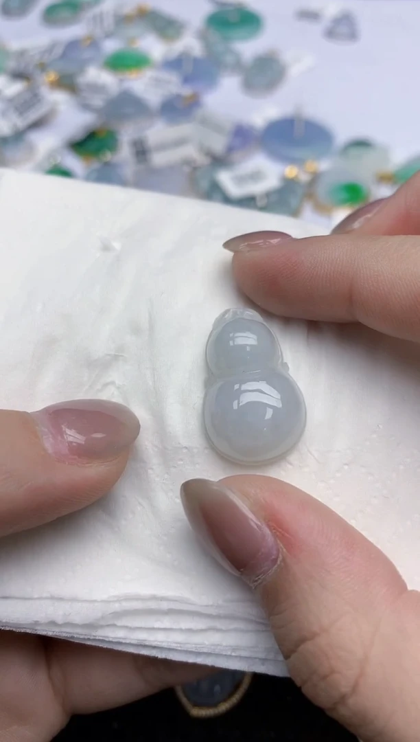 【闪购商品】翡翠颈饰未镶嵌天然翡翠A货