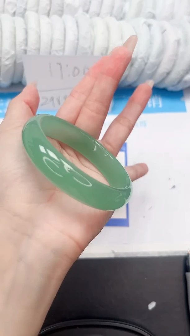 手镯石英质玉未镶嵌209-58.2TB