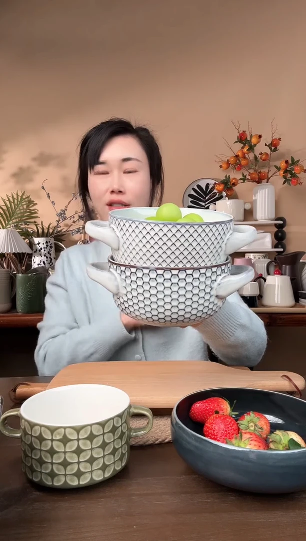 【闪购商品】瓷片6英寸浮雕双耳碗2只微瑕