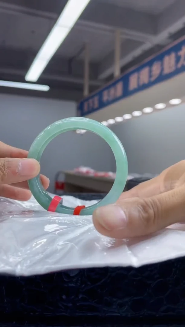 未镶嵌手镯翡翠  7