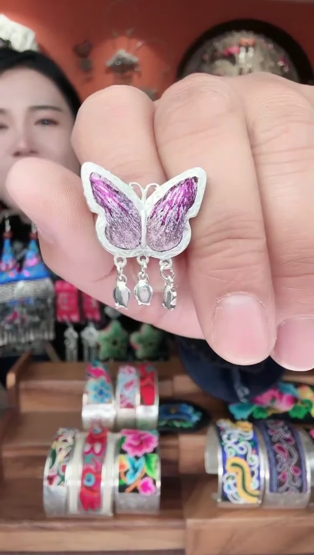 织绣非遗手工苗绣刺绣饰品2