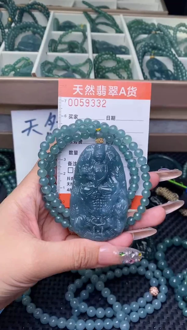 翡翠未镶嵌颈饰
