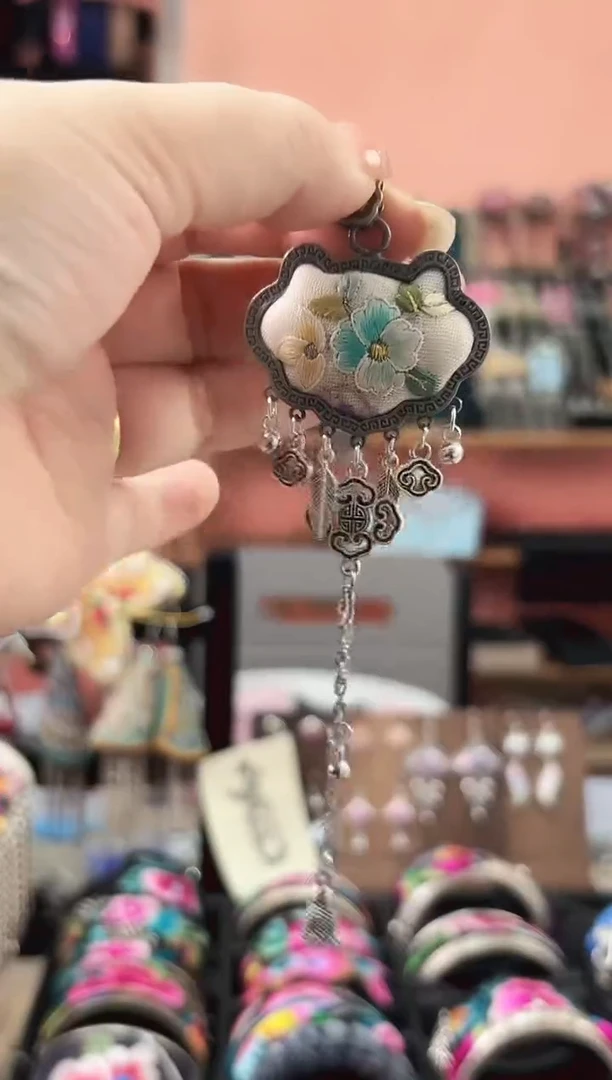 织绣艺枝独绣手工饰品163