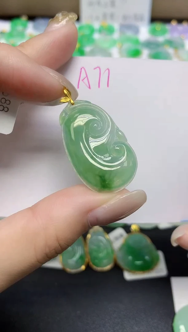 颈饰18K金镶嵌翡翠天然缅甸翡翠A货翡翠百元以上9元证书费自理