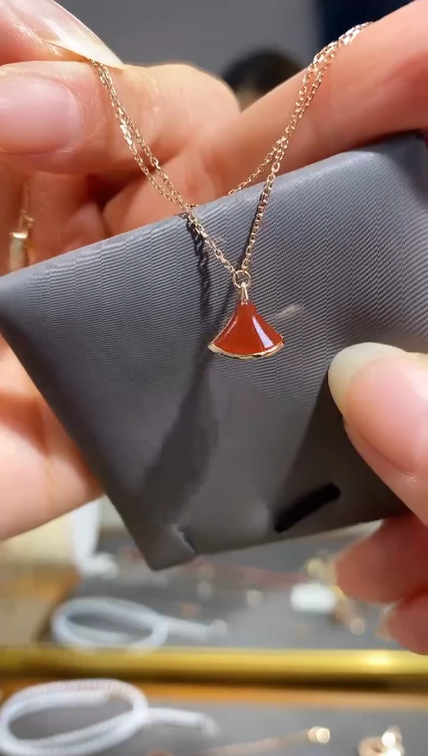 18K金镶嵌手链玛瑙/玉髓手链