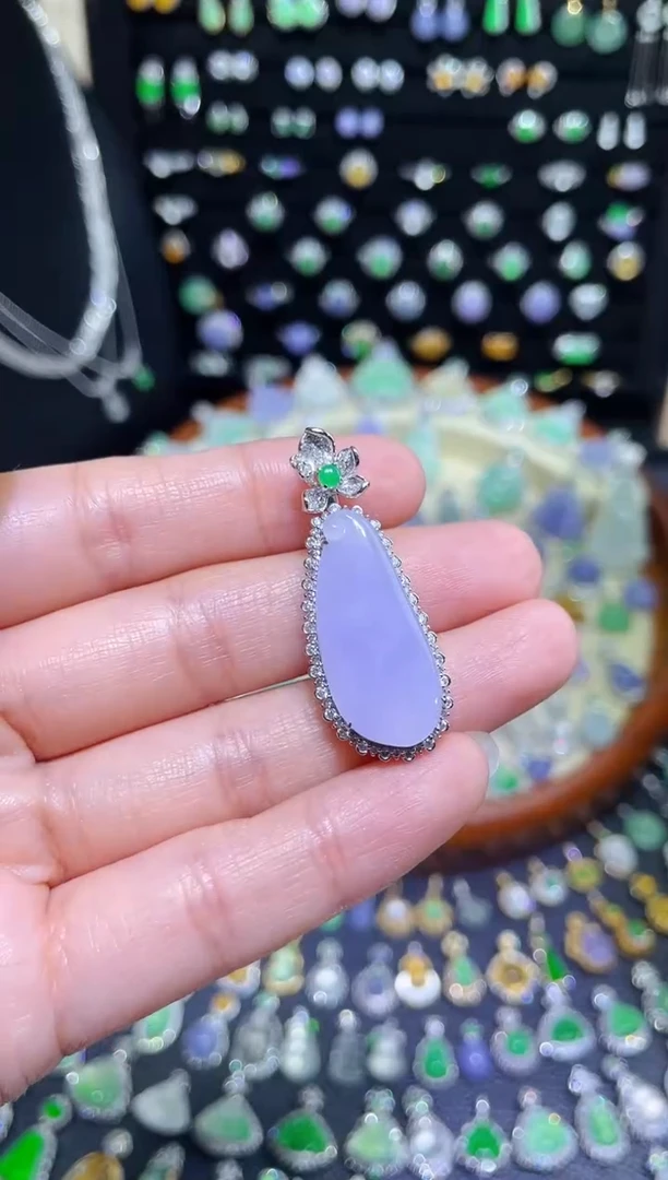 颈饰18K金镶嵌翡翠冰粉紫大福瓜吊坠