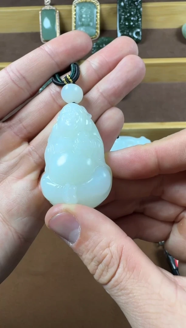 颈饰未镶嵌和田玉怎**肆5