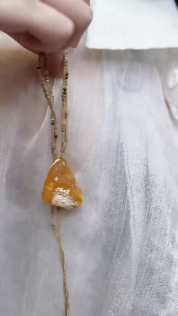 未镶嵌颈饰琥珀蜜蜡吊坠