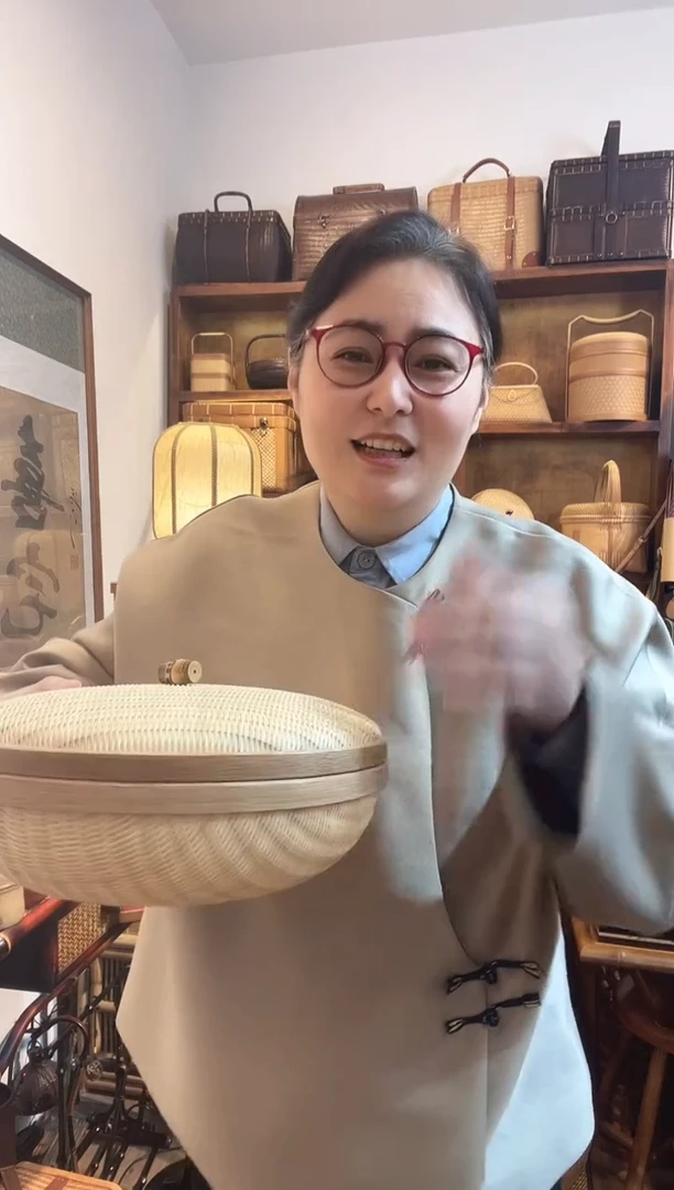 手工竹编带盖收纳筐