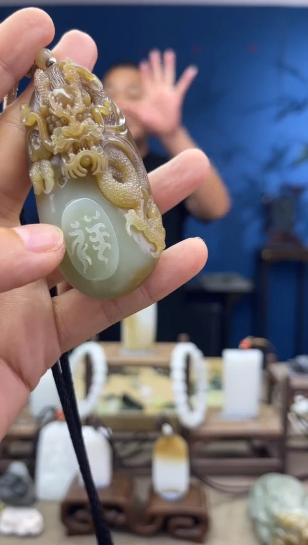 和田玉未镶嵌颈饰1