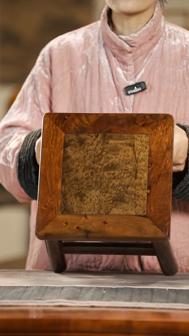 【闪购商品】金丝楠木雕818龙胆纹富贵凳子