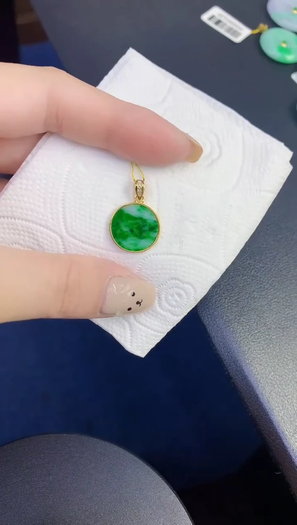 颈饰未镶嵌翡翠缅甸天然翡翠A货