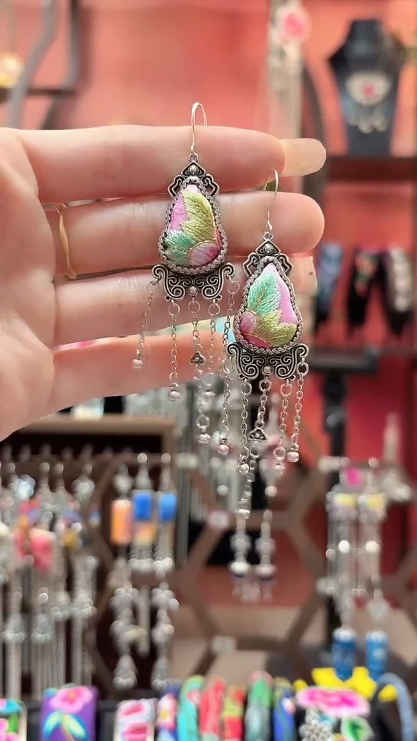 织绣 云织谣民族风精美饰品   513