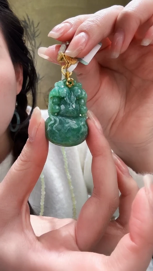 颈饰未镶嵌翡翠吊坠