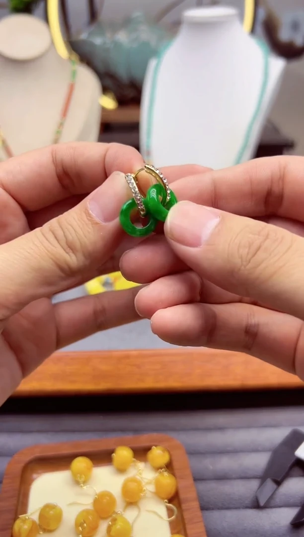 【闪购商品】翡翠耳饰14K金镶嵌e251```````````