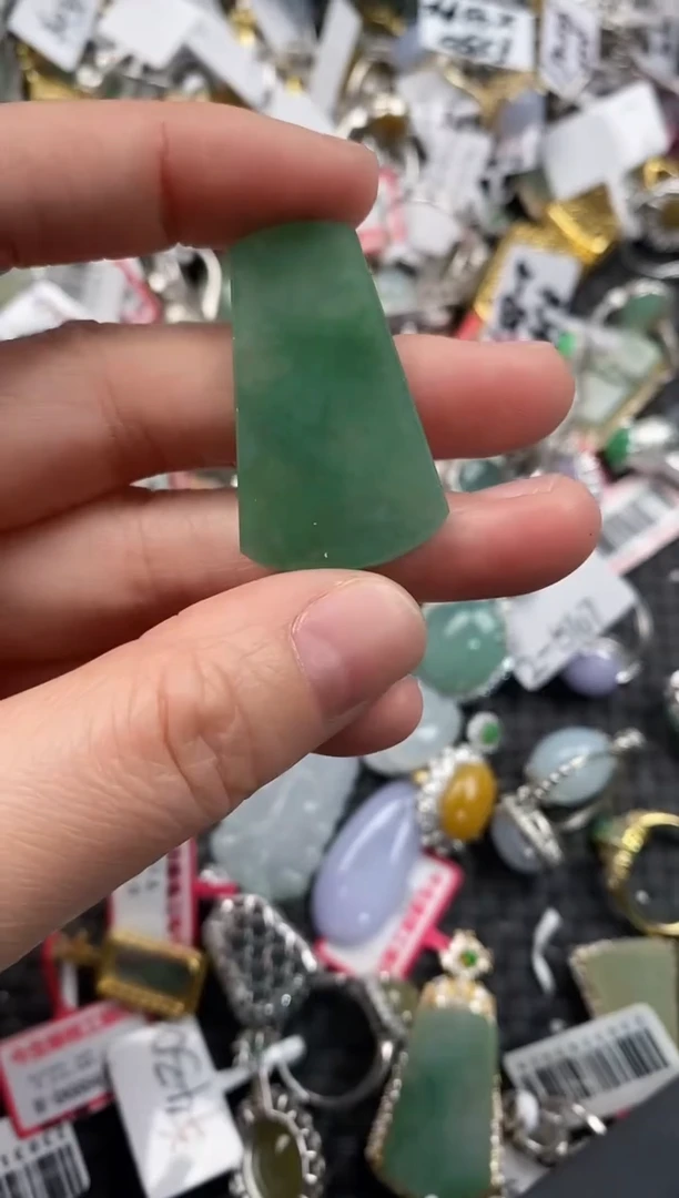 未镶嵌戒指翡翠333               3