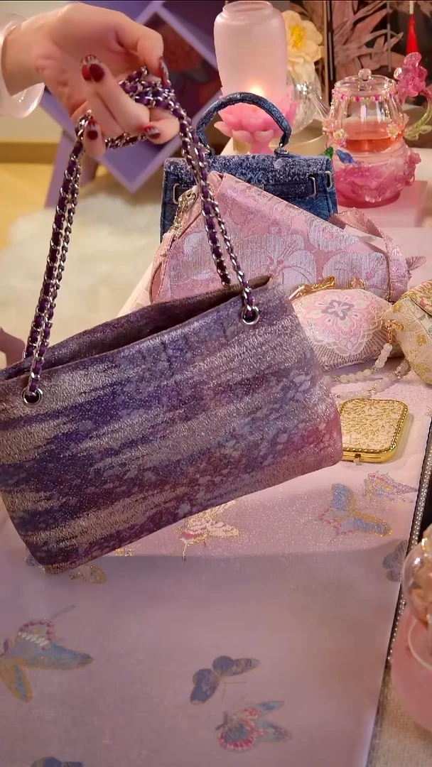 非遗西阵织 如图所示