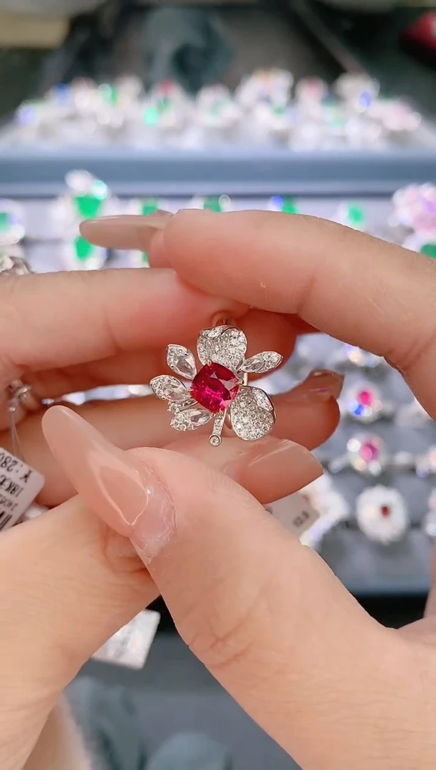 18K金镶嵌戒指红宝石-1.13克拉