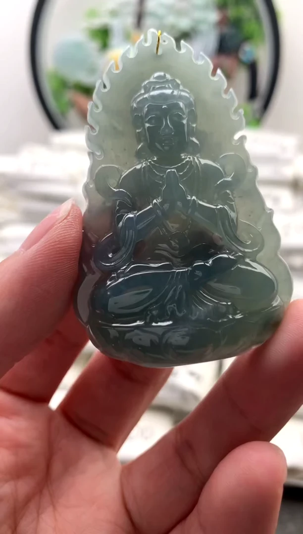 翡翠未镶嵌颈饰观音