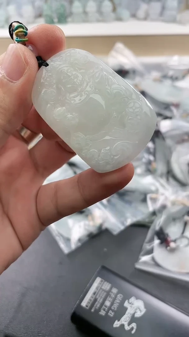 翡翠未镶嵌颈饰..../7/2/ 21